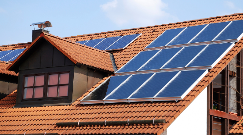 Casa green: 8 consigli. 1 casa pannelli fotovoltaici Casa green: 8 consigli.