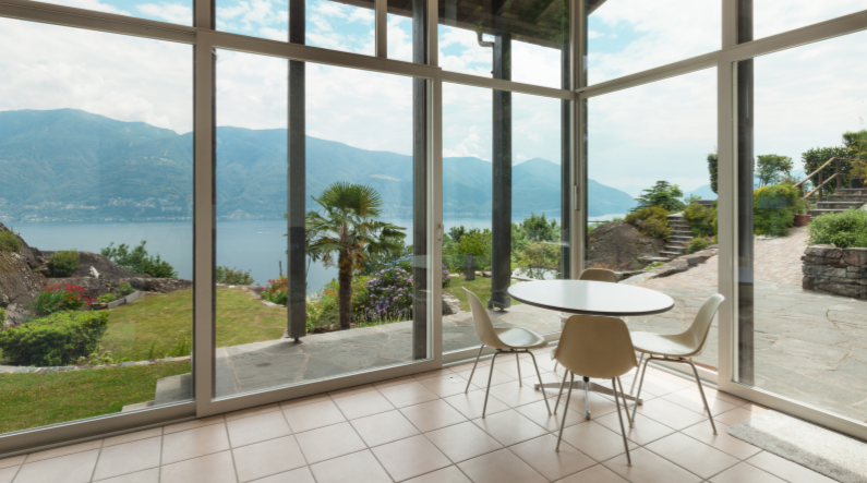 infissi scorrevoli alluminio Aiuta l’ambiente, scegli infissi ecosostenibili.