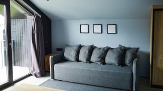 infissi scuri alluminio Infissi scuri: eleganza e carattere per la tua casa.